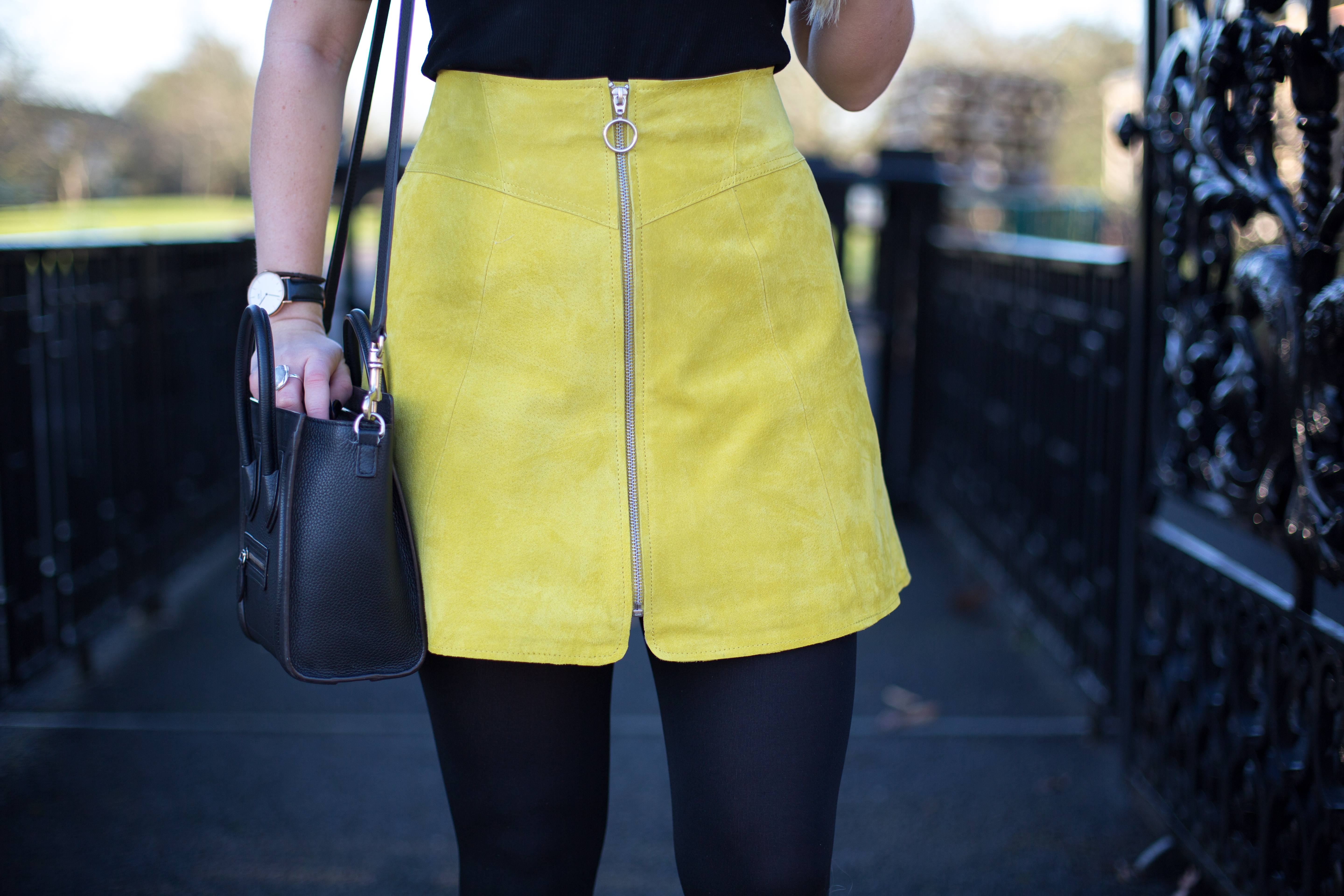 HOW TO WEAR A SUEDE SKIRT - Mediamarmalade
