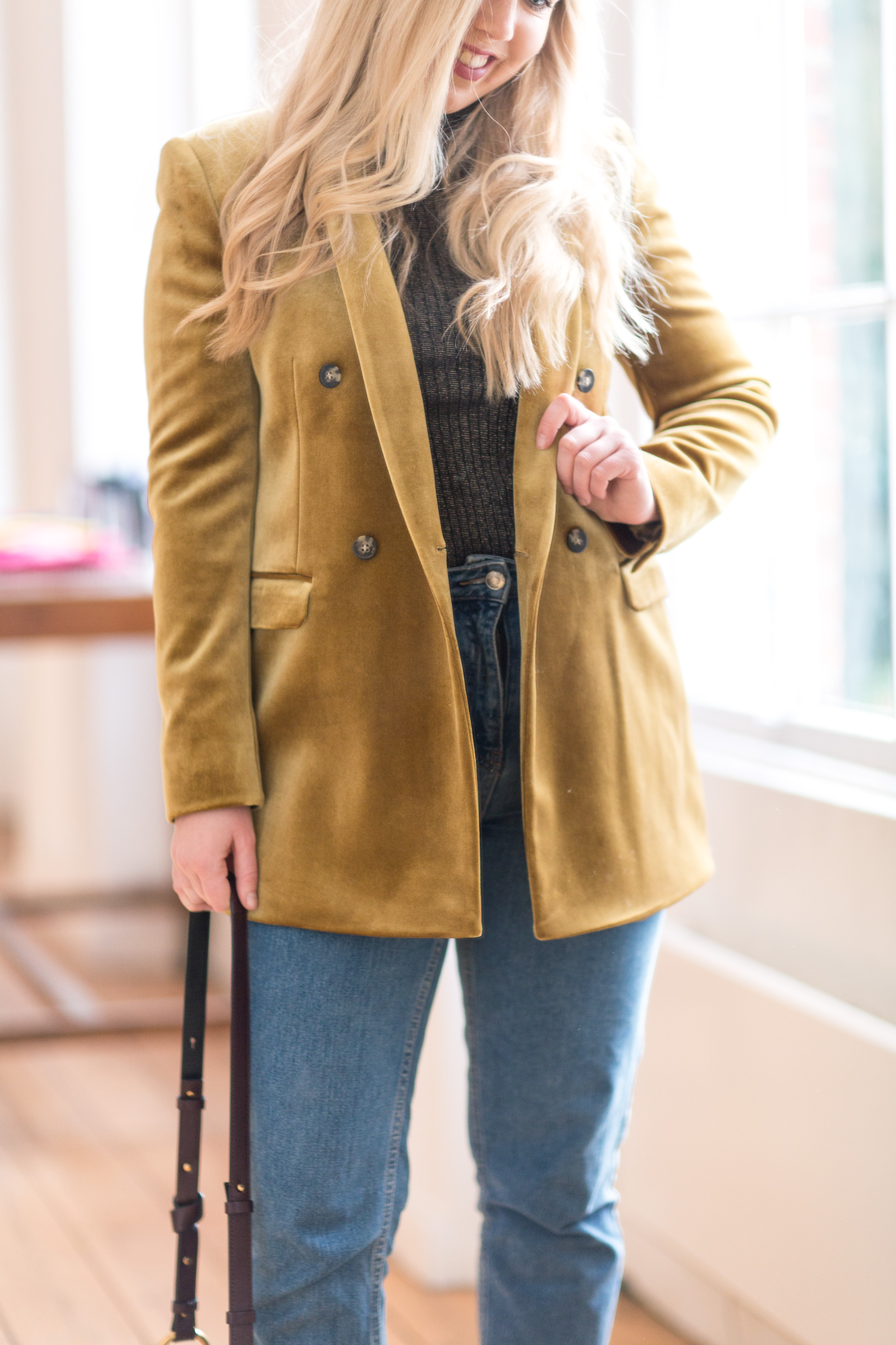 THE MUSTARD YELLOW VELVET BLAZER YOUR WARDROBE NEEDS THIS SEASON ...